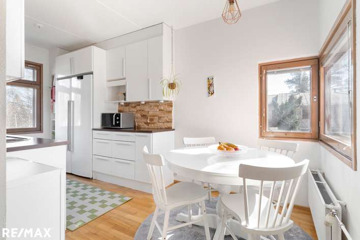 Kerrostalo, 3h, k, s, lasitettu parveke, 68 m², Leppävaara / Vallikallio, Espoo