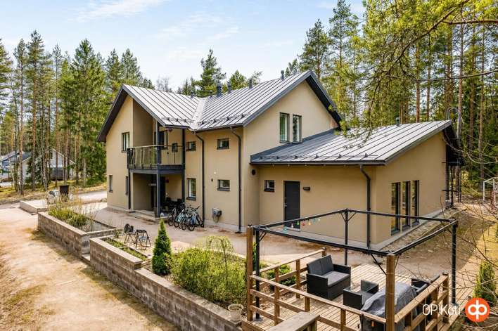 Omakotitalo, 7h, k, s, khh, 2x kph, 4x wc, 2x vh, viihdehuone, 2x terassi, 269/327 m², Vappula, Lohja