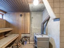 Kellarikerroksen sauna
