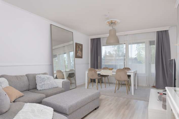 Kerrostalo, 5h+kk+kph/WC+vaatehuone+2 parveketta, 94 m², Sahanmäki, Hyvinkää