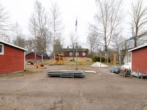 Yhtiön naapurina Pukinmäen kartano