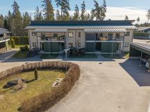 Fasad från gården / Julkisivu pihalta päin