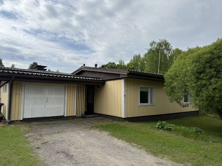 Omakotitalo, 3h, k, kph, s, autotalli ja varasto, 74/128 m², Naarajärvi, Pieksämäki