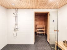 Taloyhtiön sauna.