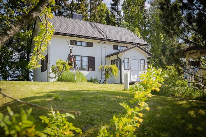 Omakotitalo, 4h+k+kph+2wc+th+khh+tt+talousrakennus, 105/145 m², Impivaara, Vaasa