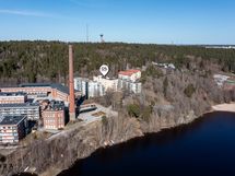 Upea luonto ja ranta vieressä