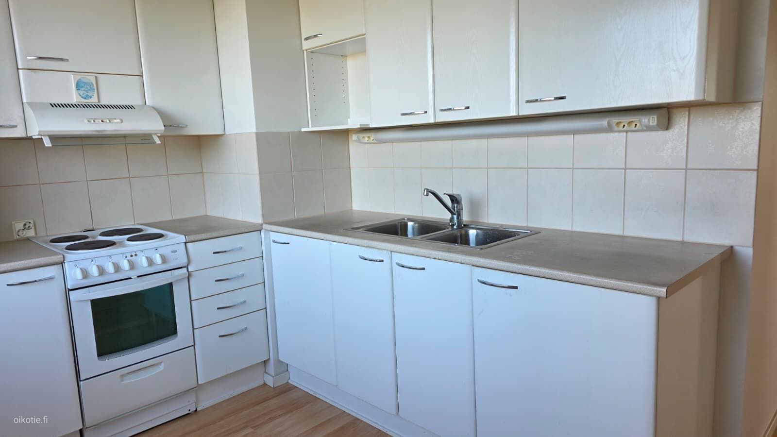 Kerrostalo, 2h + k + lasitettuparveke, 54 m², Kontula - More