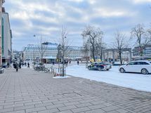 Ydinkeskustan palvelut ovat alle 2km päässä kotoa.