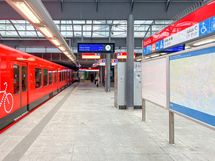 Alueella pääset kätevästi kulkemaan, Rastilan metrolle alle 10 min kävellen.