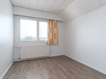 Yläkerran 2. makuuhuone