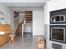 Alakerran takkahuone