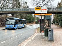 Alueella on hyvät julkisen liikenteen yhteydet.