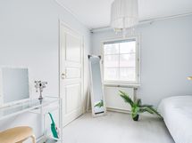 Makuuhuone 3, jossa vaatehuone.