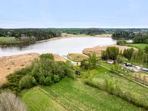 Järvi- ja peltomaisemaa
