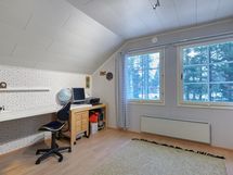 Yläkerta työhuone (mh)