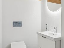 Yläkerran erillinen wc