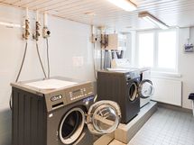 Taloyhtiön pesutuvassa peset pyykit näppärästi.