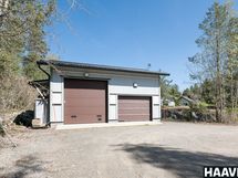 Iso lämmin tallirakennus