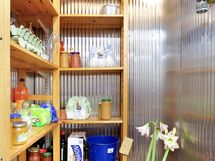 Tämän kodin upea erikoisuus, kylmäkomero autotallin yhteydessä.