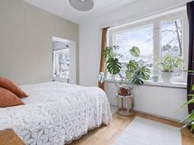 Talonmiehen asunnon olohuone