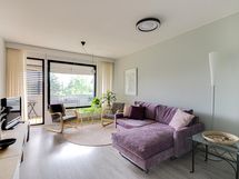 Kaksio on remontoitu kauttaaltaan.