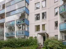 Taloyhtiön julkisivua