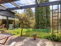tilava patio