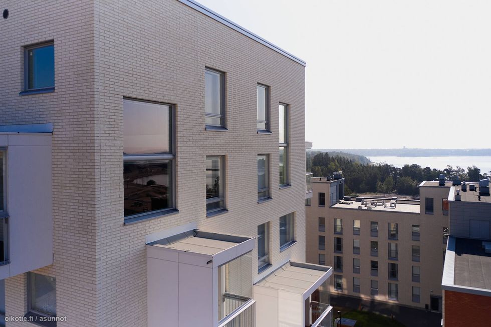 Kajon ylimmistä asunnoista on upeat näkymät merelle.
