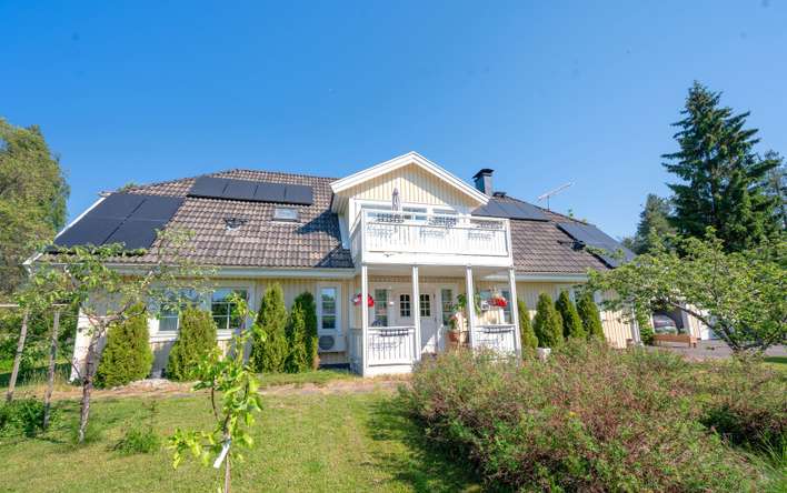 Omakotitalo, k+oh+rt+4mh+aula+s+ph+khh+2xwc+et+tk+at+var, 215 m², Keskusta - Näkymä 2