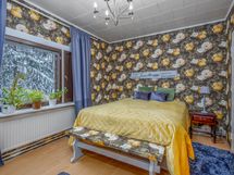 Alakerran makuuhuone
