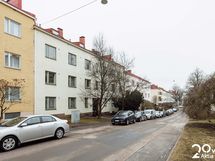 Kajanuksenkatu 6 oikella