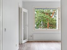 Vehreä maisema hurmaa heti sisään tultaessa!