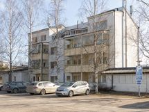 Taloyhtiön parkkipaikkaa