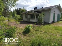 Saunarakennuksen julkisivua