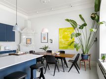 Ruokailutilakin istuu hienosti kauniin kakluunin viereen