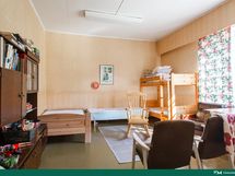 Päärakennuksen huone