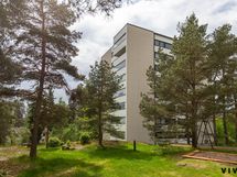 Julkisivu