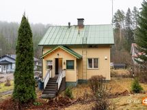 terassin suunnalta taloa katsottaessa