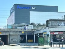 S-market ja juna-asema sijaitsevat muutaman minuutin kävelymatkan päässä.