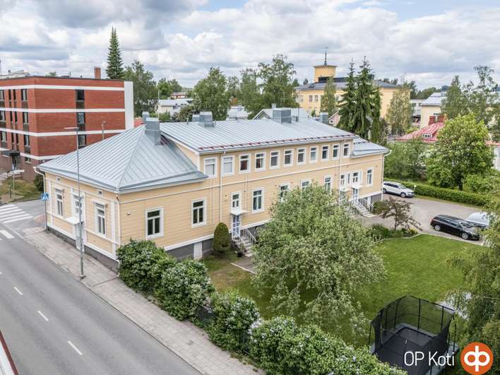 Rivitalo, 5h,k,aula, kph, 3 x wc, 179,3/259,3 m², Kauriala, Hämeenlinna