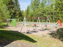 Vieressä leikkipuisto