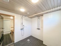 Taloyhtiössä siistit saunatilat.