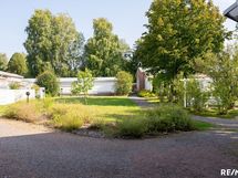 Ihanan vehreä sisäpiha