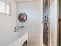 alakerran kylpyhuone/sauna