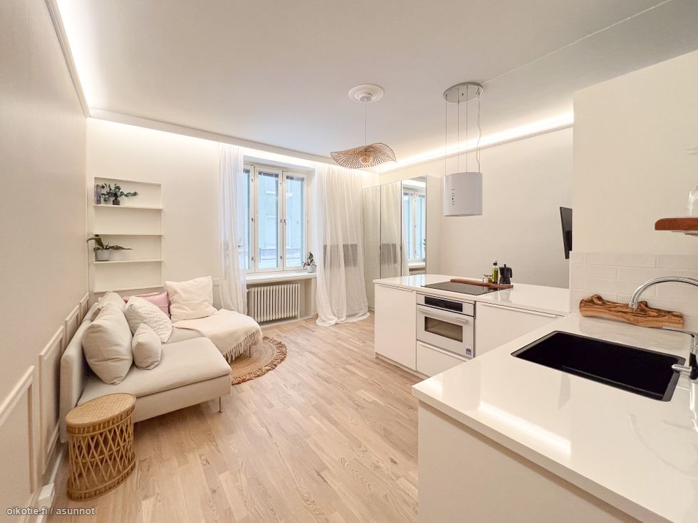 Juuri täysin remontoitu upea ja toiminnallinen citykoti loistosijainnilla.