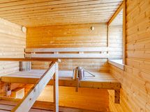 Kellarikerroksen sauna