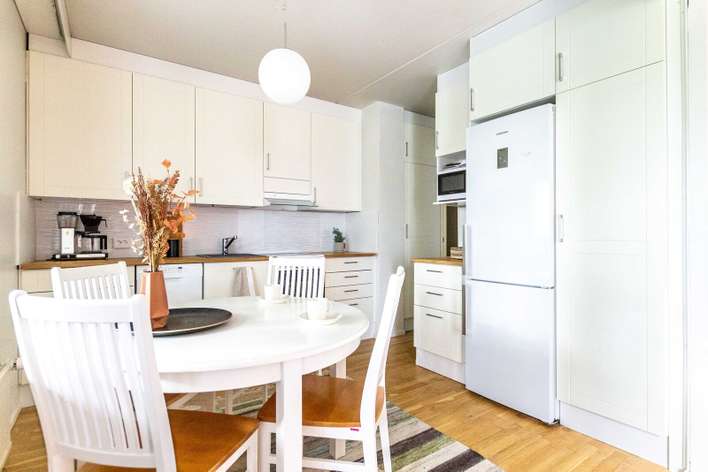 Kerrostalo, 2h+k+kph/s, Lasitettu parveke, 56 m², Takahuhti – pohled 4