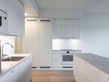 Saarekkeessa lisää säilytys- ja laskutilaa