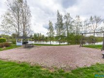 Yhtiön takapihaa