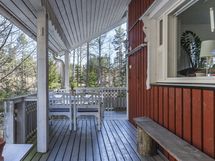 Päätalon terassi
